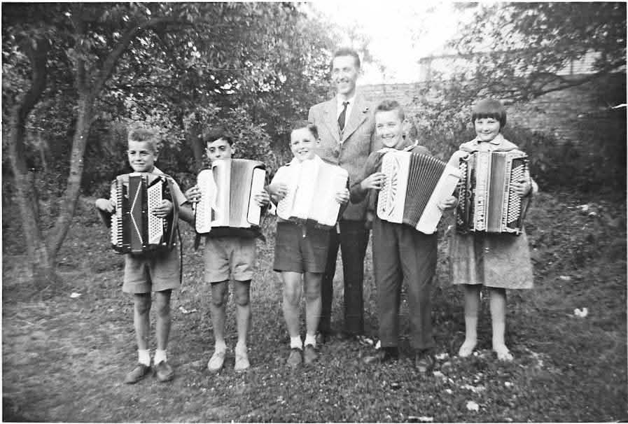Yves Leynaert avec son groupe